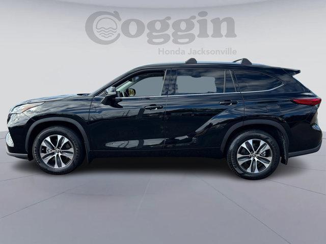 used 2020 Toyota Highlander car, priced at $23,750