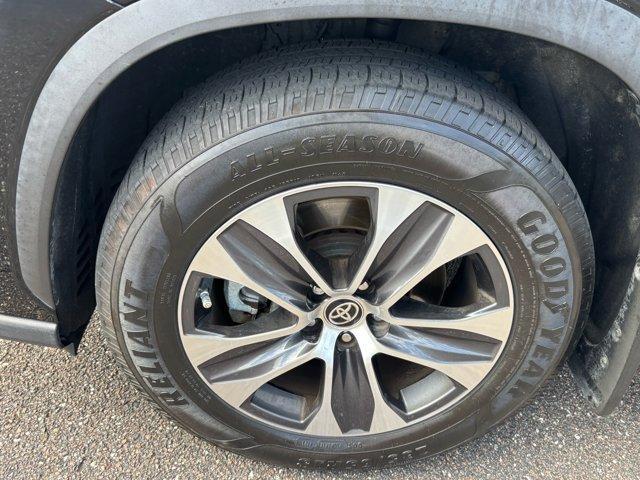 used 2020 Toyota Highlander car, priced at $23,750