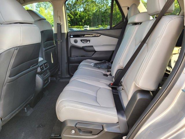 new 2025 Honda Pilot car, priced at $45,958