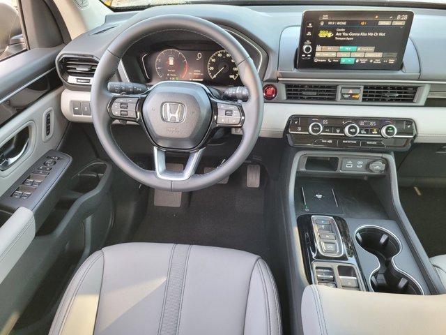 new 2025 Honda Pilot car, priced at $45,958
