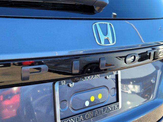 new 2025 Honda Pilot car, priced at $44,340