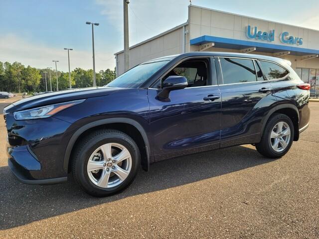 used 2020 Toyota Highlander car, priced at $21,481