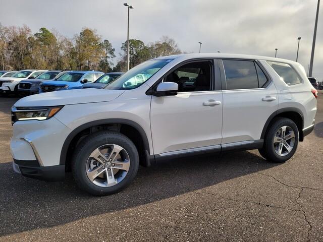 new 2025 Honda Pilot car, priced at $44,696