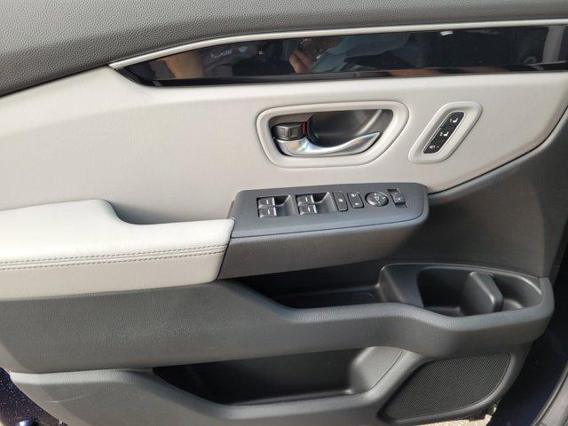 new 2025 Honda Pilot car, priced at $45,228