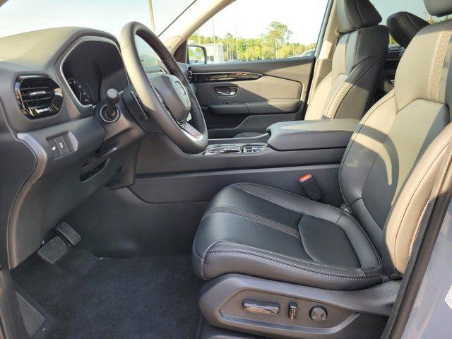 new 2025 Honda Pilot car, priced at $52,300