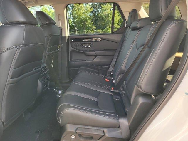 new 2025 Honda Pilot car, priced at $45,322