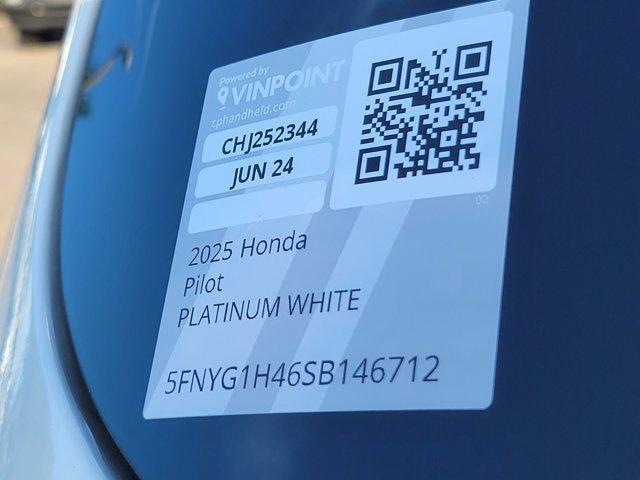 new 2025 Honda Pilot car, priced at $45,322