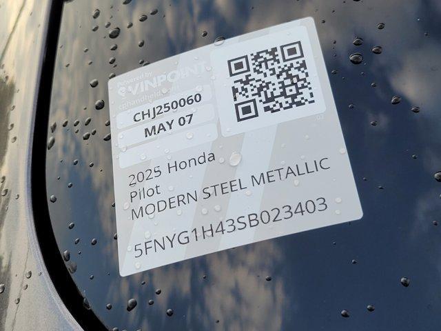 new 2025 Honda Pilot car, priced at $47,690