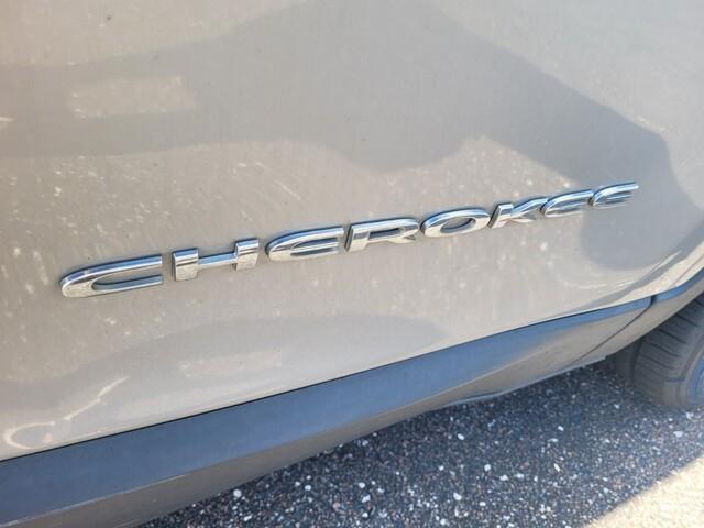 used 2015 Jeep Cherokee car, priced at $9,891