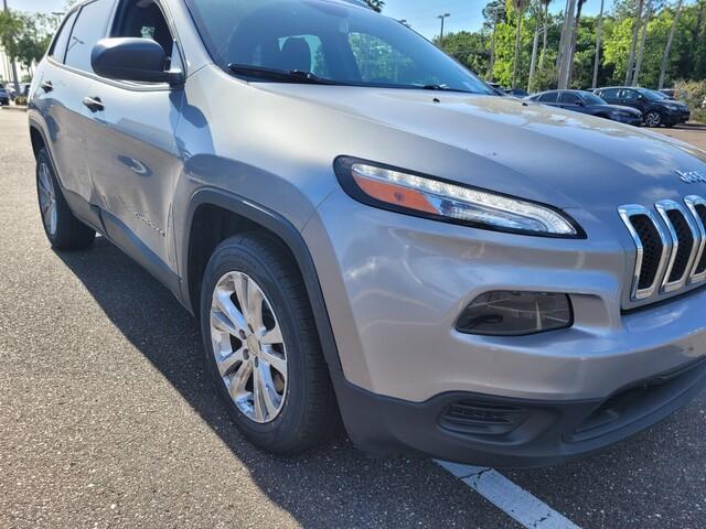 used 2015 Jeep Cherokee car, priced at $9,891