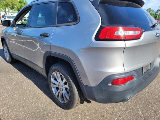 used 2015 Jeep Cherokee car, priced at $9,992