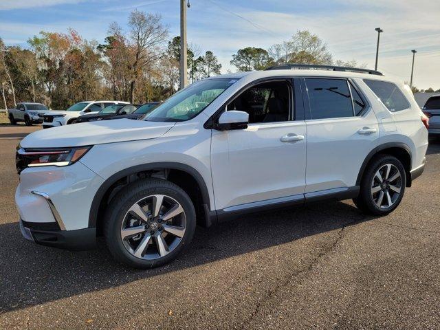 new 2025 Honda Pilot car, priced at $45,683