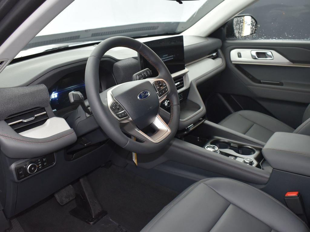 new 2025 Ford Explorer car, priced at $45,688