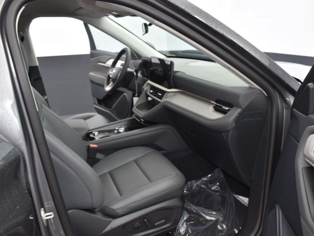 new 2025 Ford Explorer car, priced at $45,688