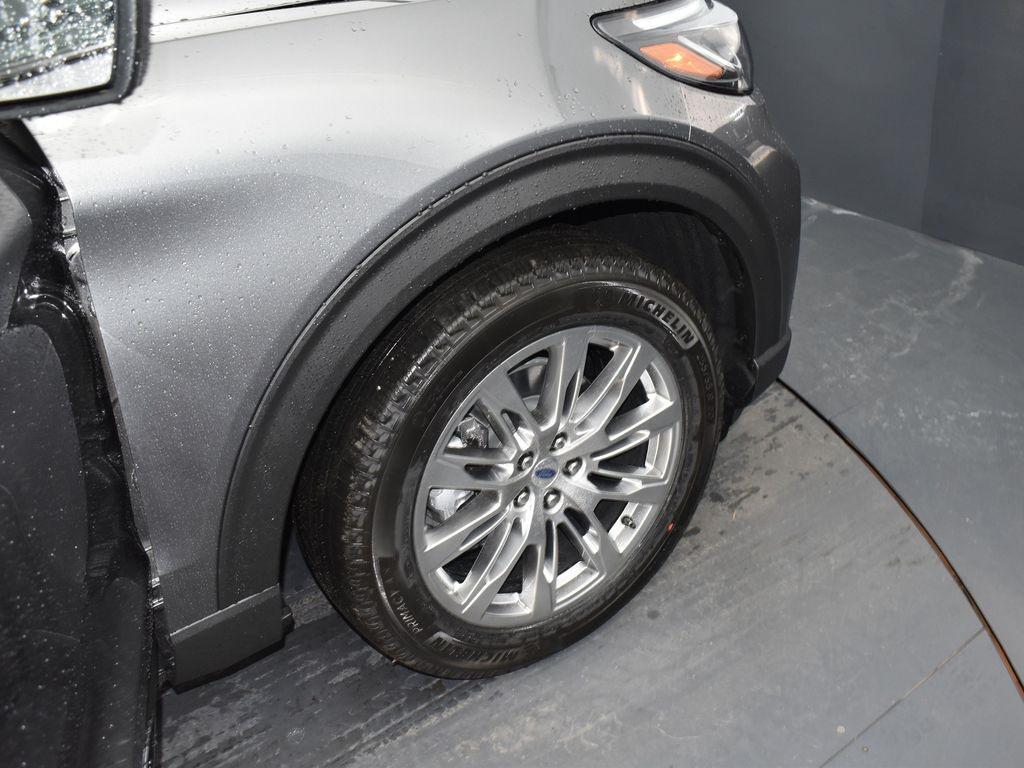 new 2025 Ford Explorer car, priced at $45,688