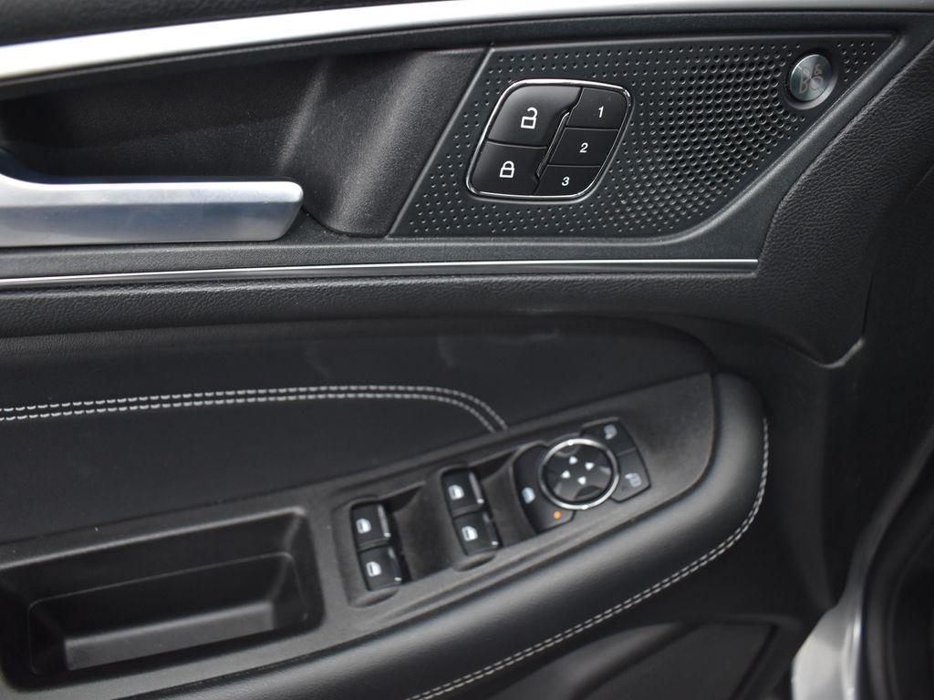 used 2024 Ford Edge car, priced at $26,109