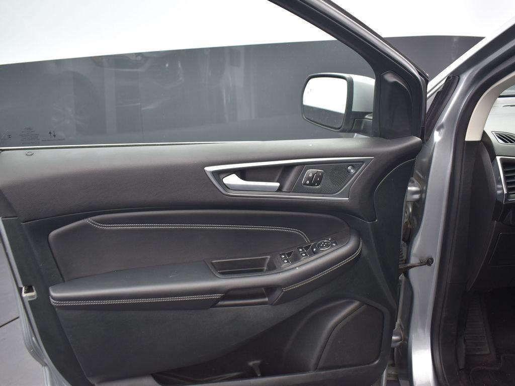 used 2024 Ford Edge car, priced at $26,899