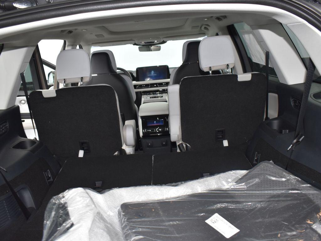 new 2025 Lincoln Aviator car, priced at $71,995