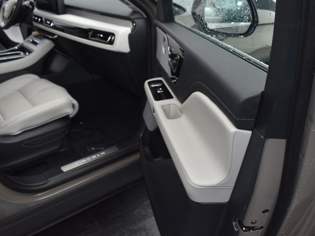 new 2025 Lincoln Aviator car, priced at $71,995