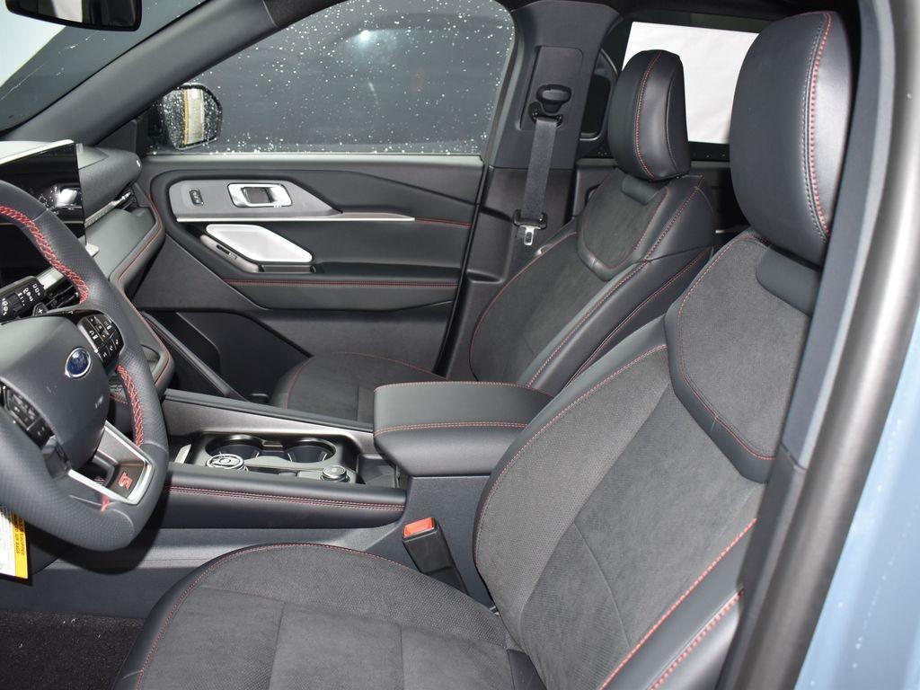 new 2025 Ford Explorer car, priced at $58,588