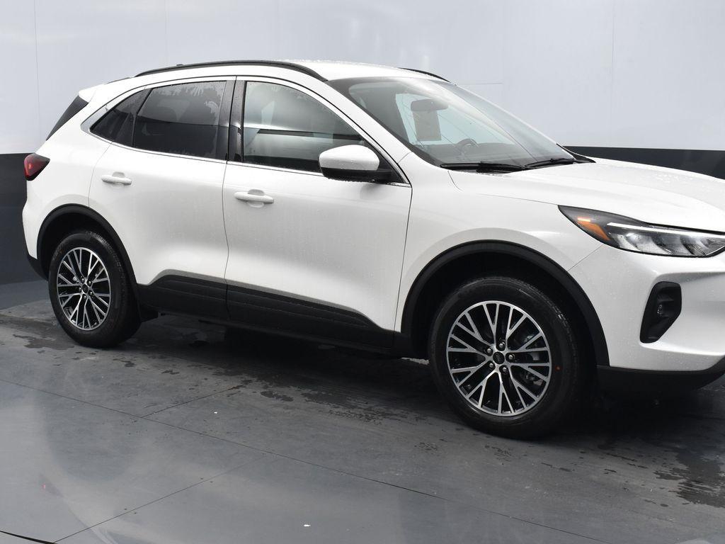 new 2025 Ford Escape PHEV car, priced at $35,380