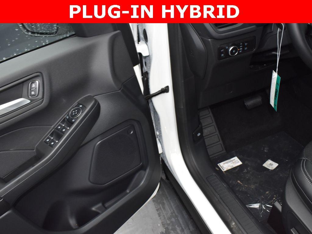 new 2025 Ford Escape PHEV car, priced at $33,388