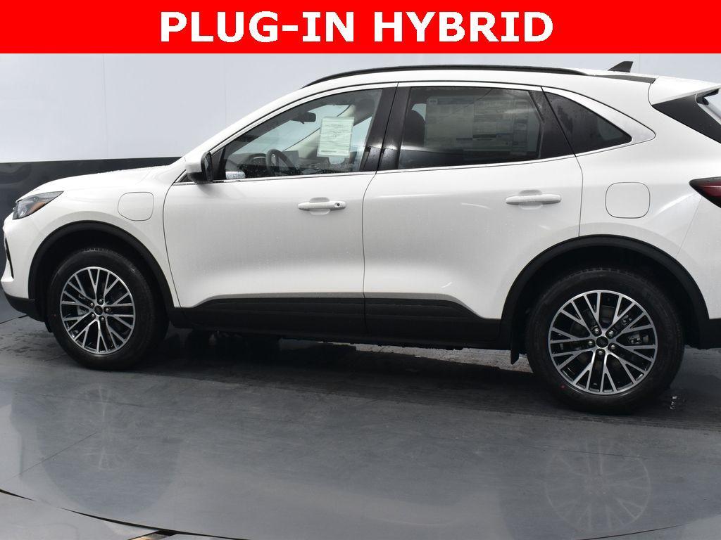 new 2025 Ford Escape PHEV car, priced at $33,388