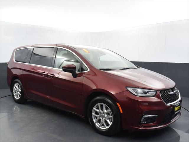 used 2023 Chrysler Pacifica car, priced at $22,437