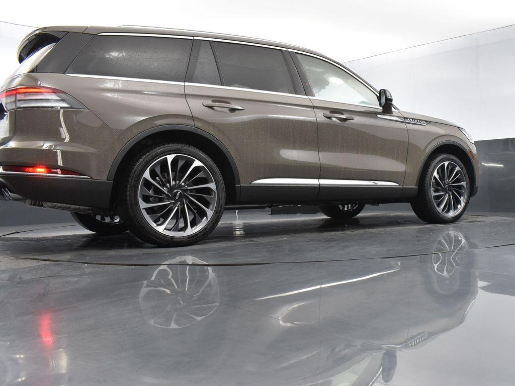 new 2025 Lincoln Aviator car, priced at $70,935