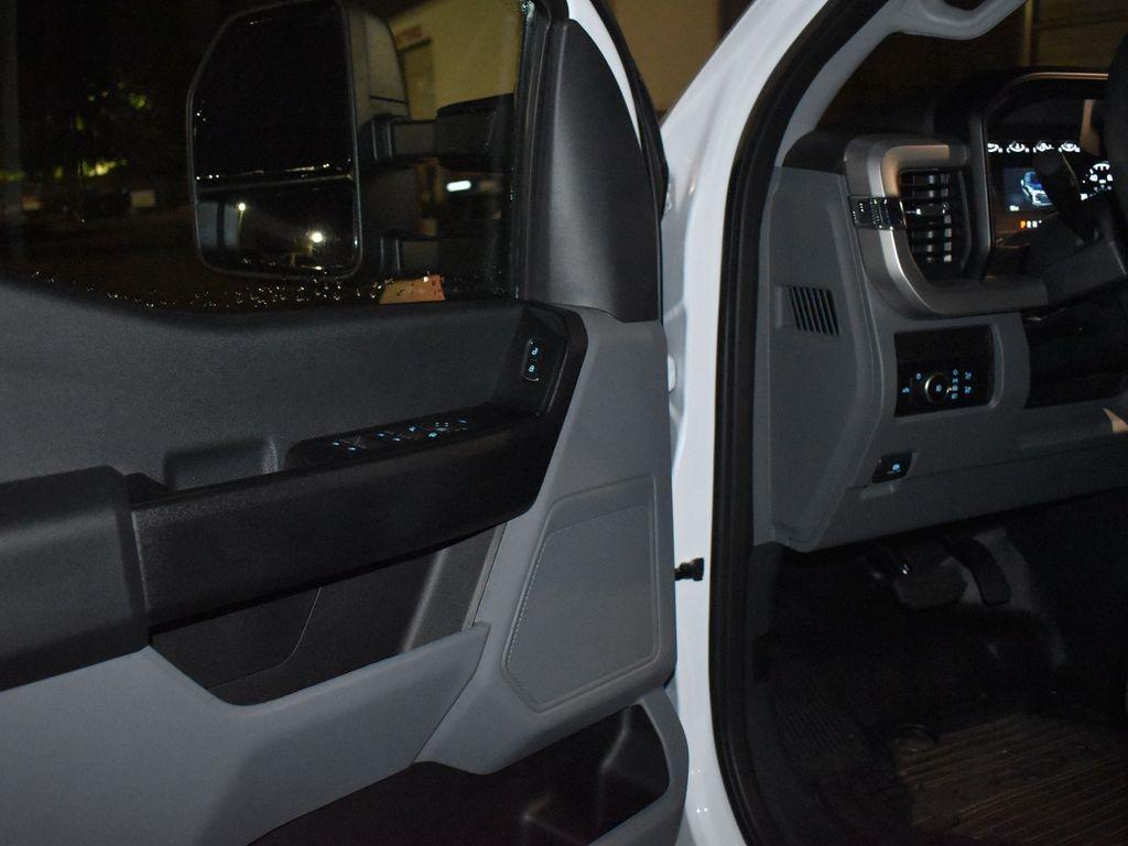 new 2025 Ford F-350 car, priced at $63,530