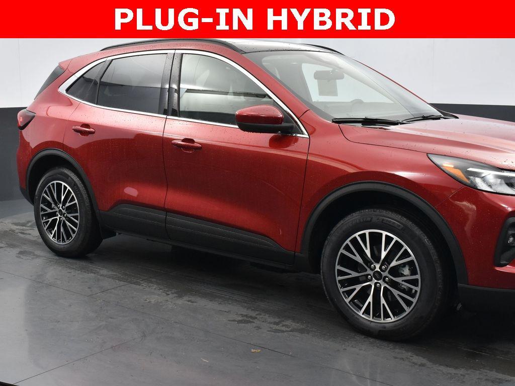 new 2025 Ford Escape PHEV car, priced at $34,140