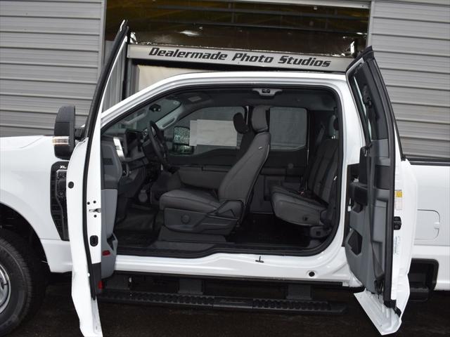 new 2025 Ford F-350 car, priced at $53,065