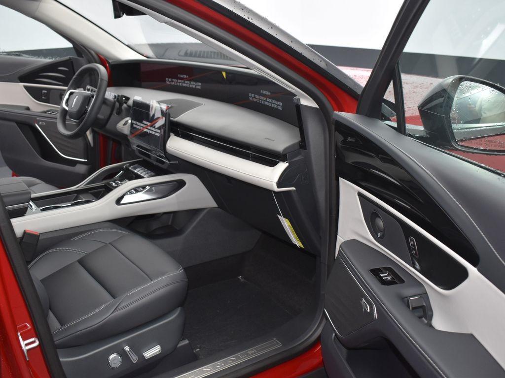 new 2025 Lincoln Nautilus car, priced at $63,570
