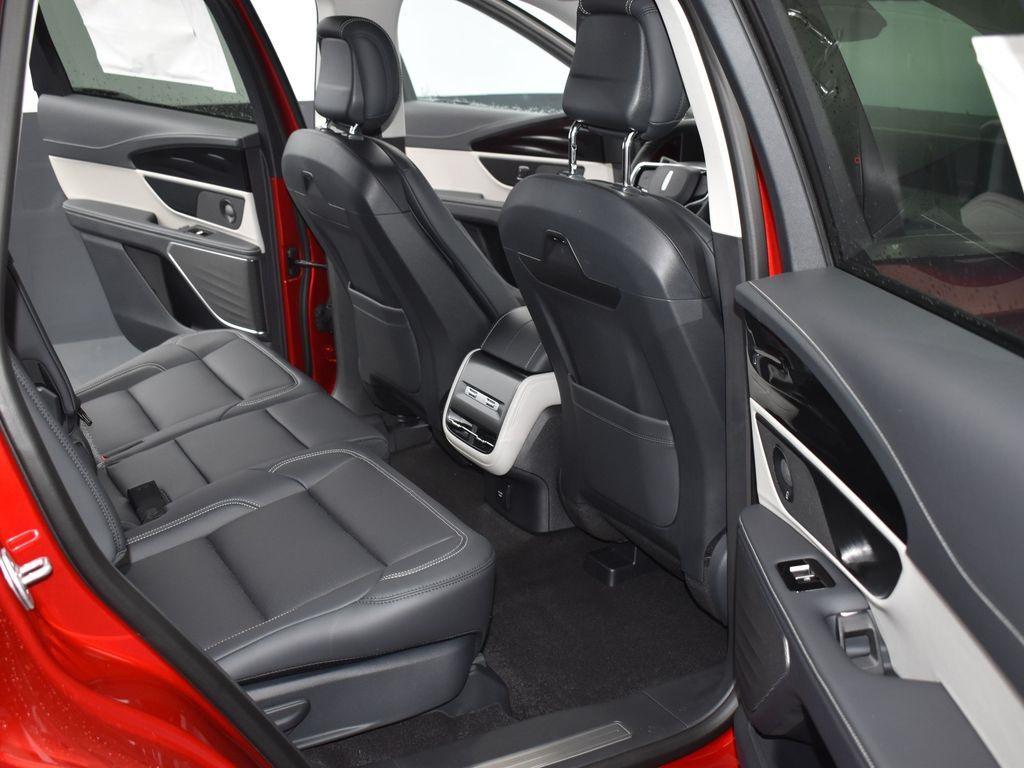 new 2025 Lincoln Nautilus car, priced at $63,570