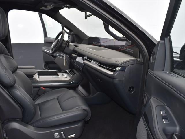 new 2025 Lincoln Navigator car, priced at $99,999