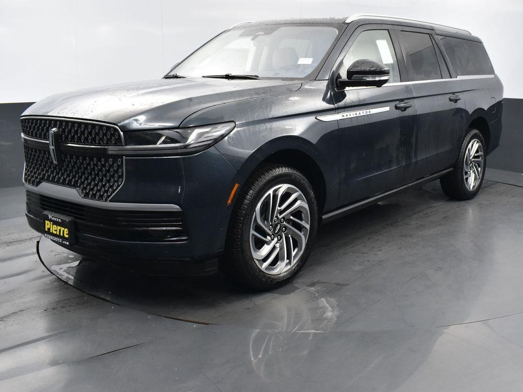 new 2025 Lincoln Navigator car, priced at $105,485