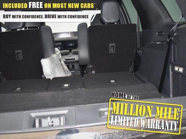 new 2025 Lincoln Navigator car, priced at $104,999