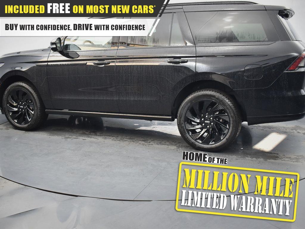 new 2025 Lincoln Navigator car, priced at $104,235