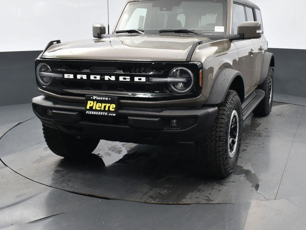 new 2025 Ford Bronco car, priced at $61,925