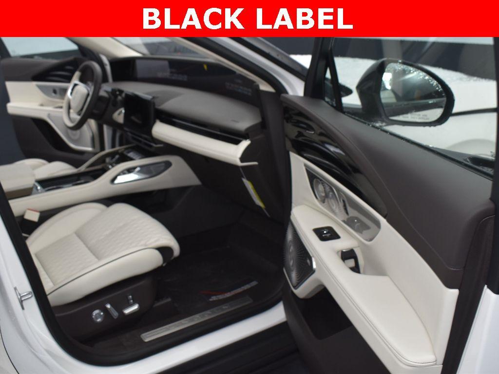 new 2025 Lincoln Nautilus car, priced at $79,995