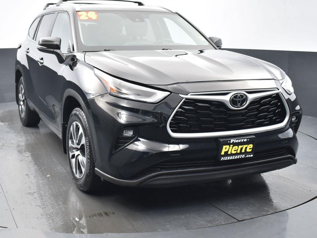 used 2024 Toyota Highlander car, priced at $42,391
