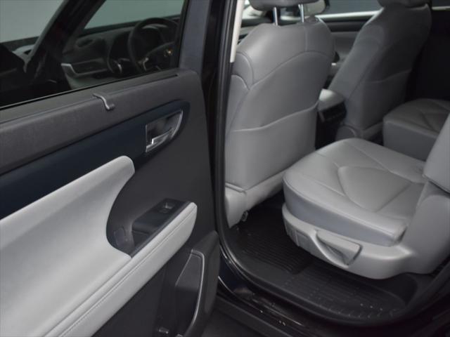 used 2024 Toyota Highlander car, priced at $44,491