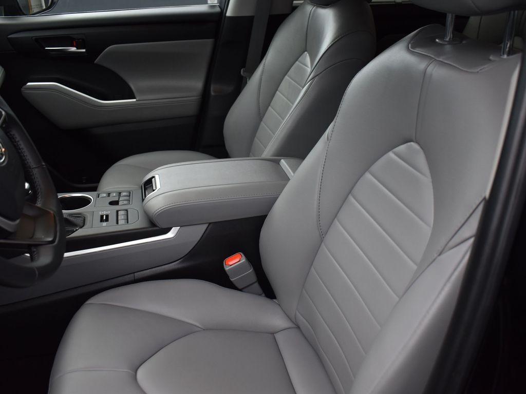 used 2024 Toyota Highlander car, priced at $42,391