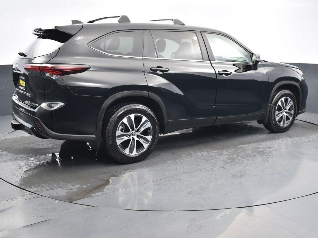 used 2024 Toyota Highlander car, priced at $42,391