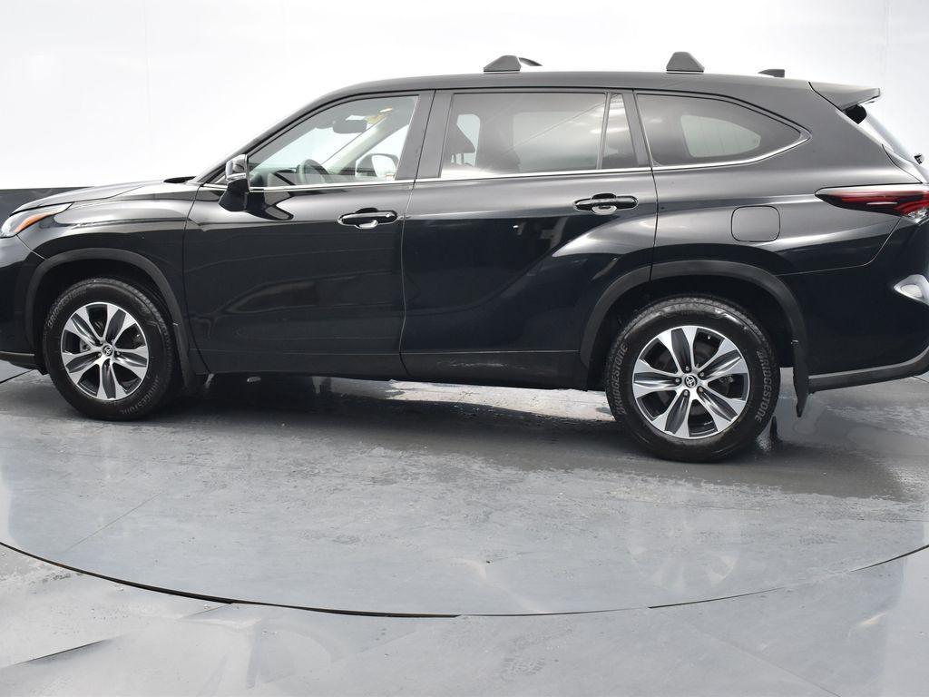 used 2024 Toyota Highlander car, priced at $42,391