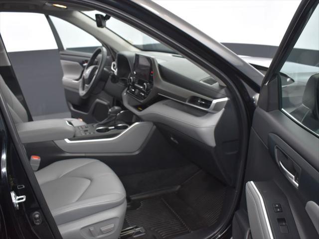 used 2024 Toyota Highlander car, priced at $44,491