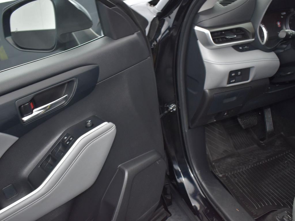 used 2024 Toyota Highlander car, priced at $42,391