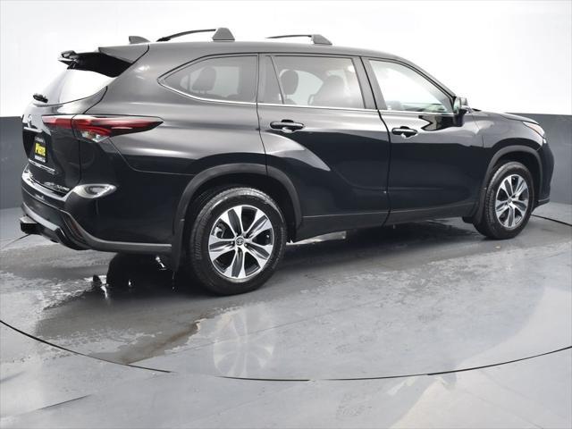 used 2024 Toyota Highlander car, priced at $44,491