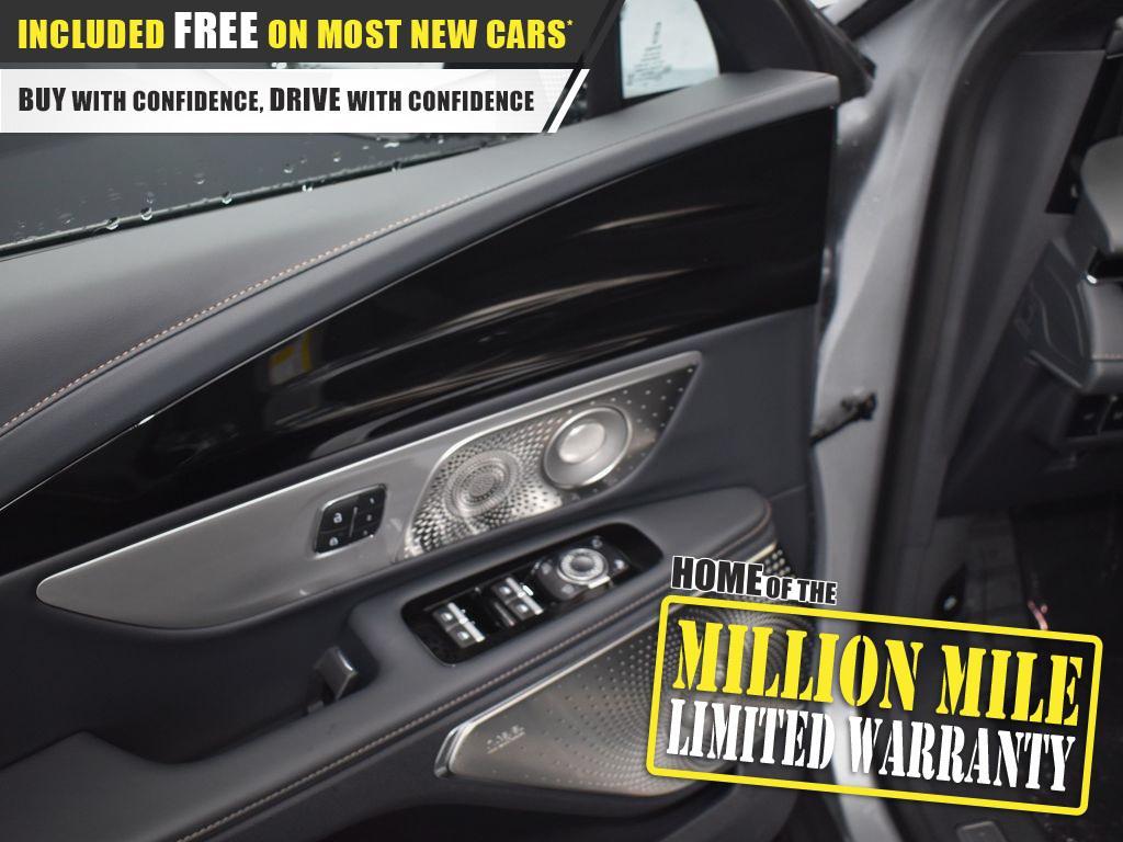 new 2025 Lincoln Nautilus car, priced at $70,160