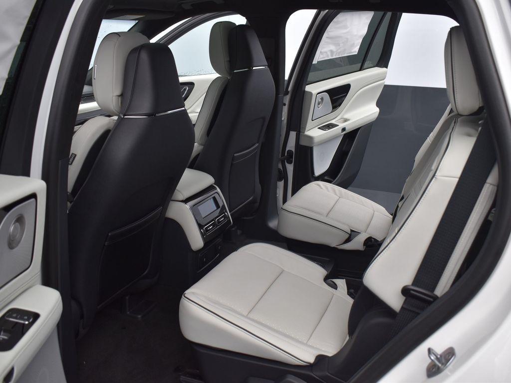 new 2025 Lincoln Aviator car, priced at $90,040